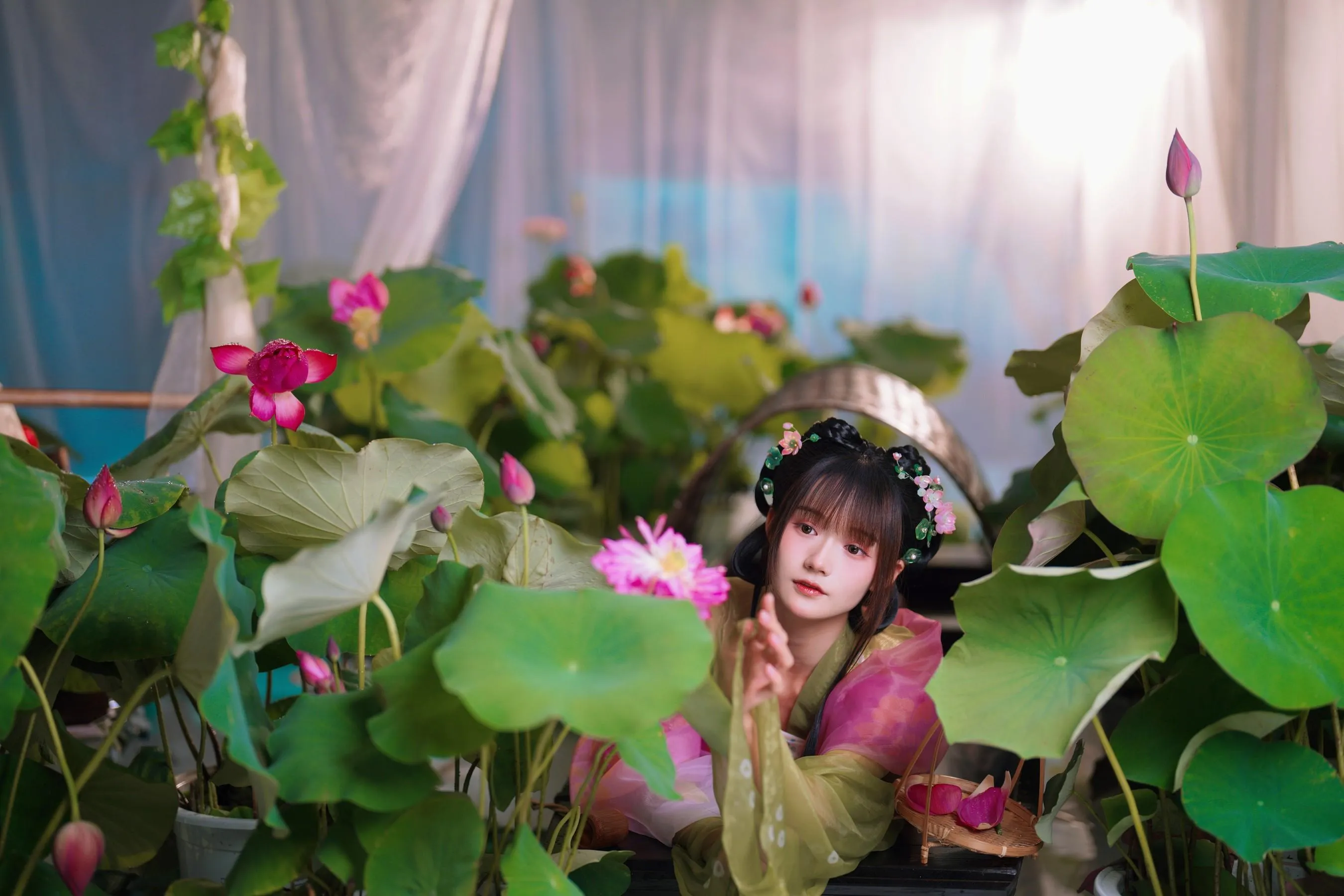 兔子Zzz不吃胡萝卜 – NO.108 浮香花谷 [55P]插图1